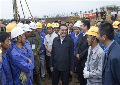 2015年，国务院总理李克强视察位于海南的中天建设集团第七建设公司项目部